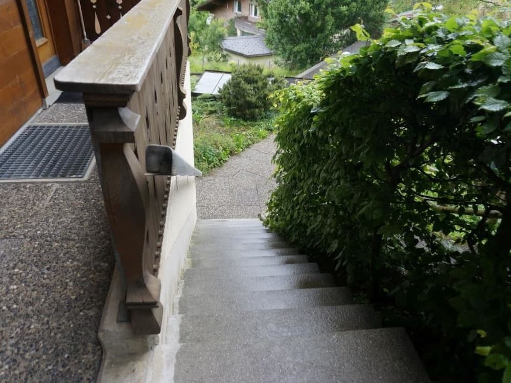 Halten Zweisimmen in Zweisimmen