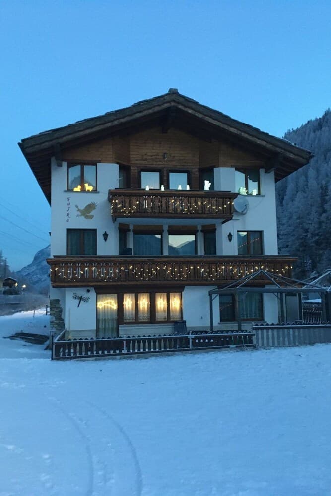 Falke Saas-balen in Saas-balen