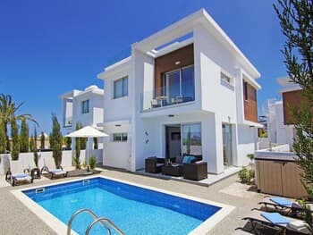 Gloria Paralimni in Paralimni