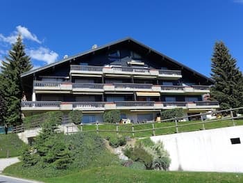 Thalia Lens in Lens With 2 Bedrooms and 3 Bathrooms