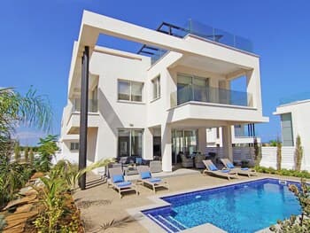 Nova Paralimni in Paralimni