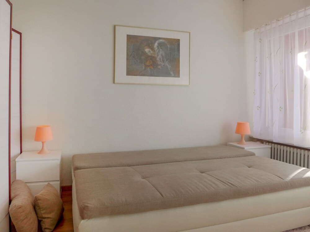 Eperon Lens in Lens With 1 Bedrooms and 1 5 Bathrooms