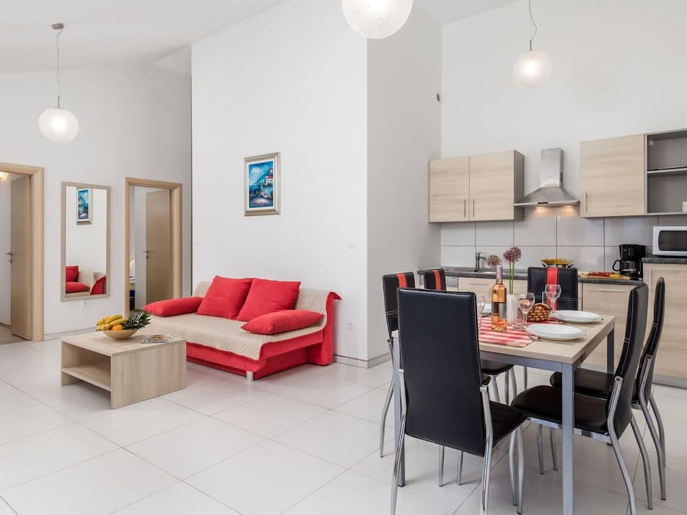 Tea ilo in ilo With 2 Bedrooms and 1 5 Bathrooms