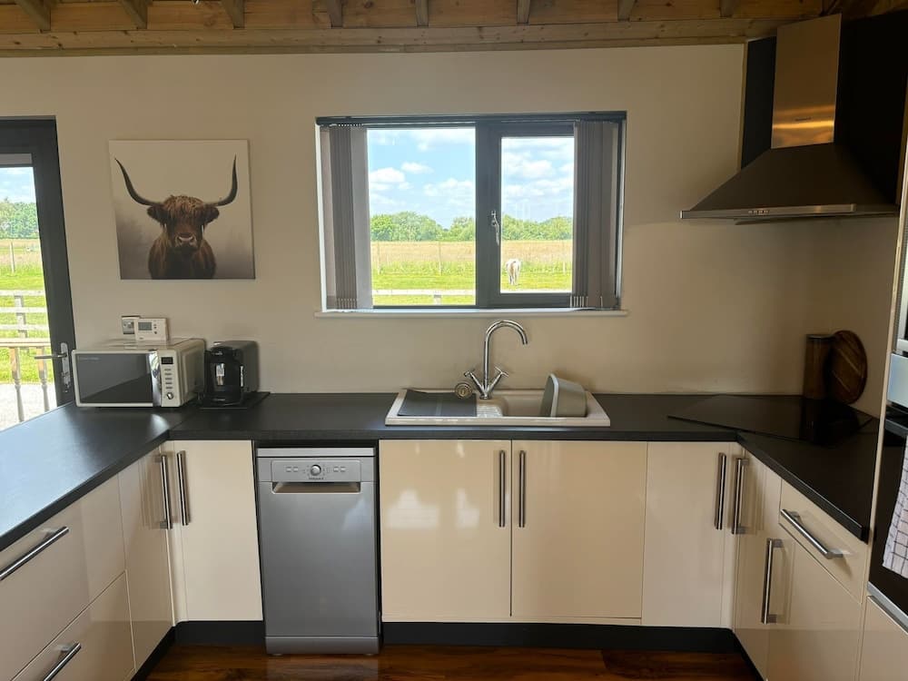 4bed Lodge Sleeps8-pet Friendly-hot Tub-log Burner