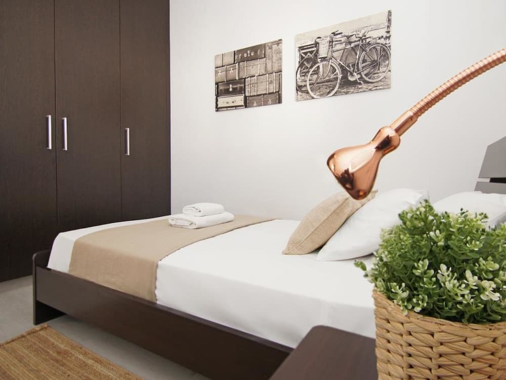 Malvina Paralimni in Paralimni