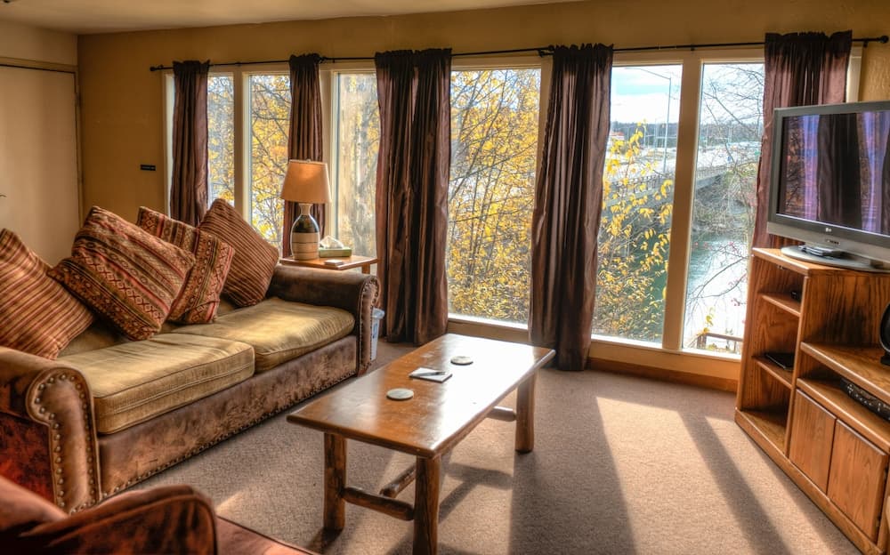 Kenai River Lodge