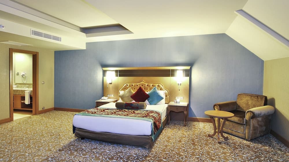 Royal Holiday Palace