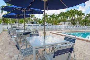 Club Naples RV Resort