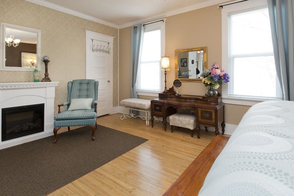 Charles Street Holiday Home