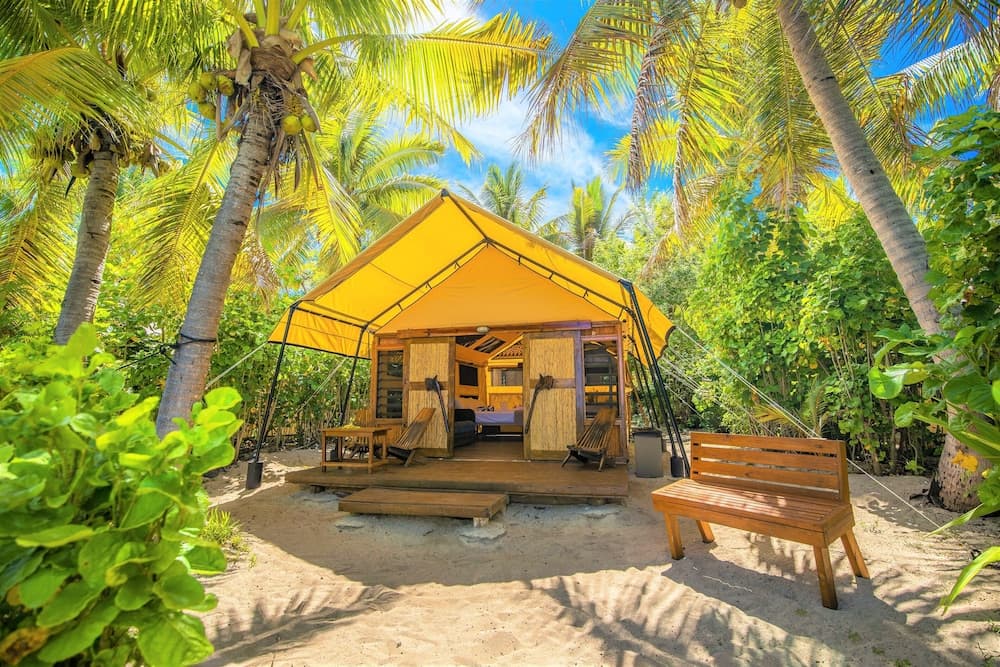 Barefoot Manta Island Resort and Marine Sanctuary