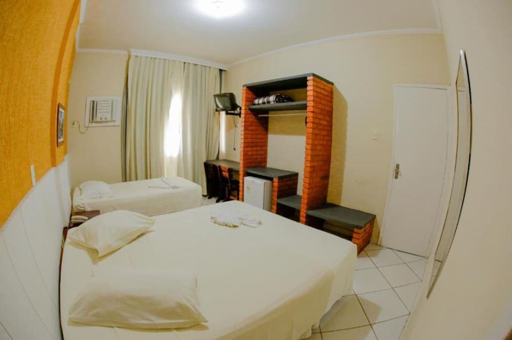 Acrópolis Marina Hotel