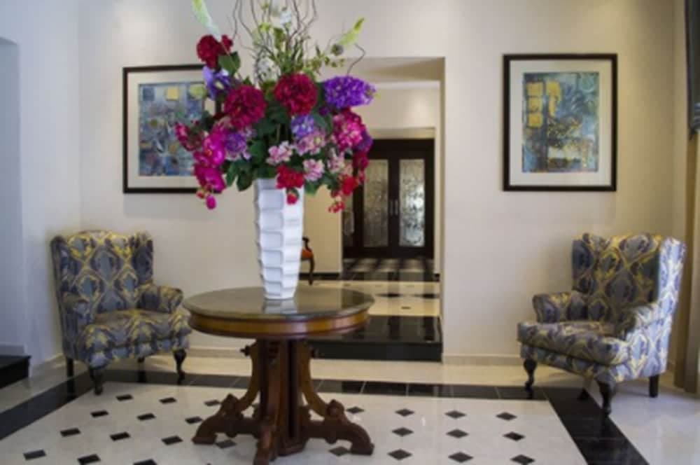 Hotel Plaza Colonial