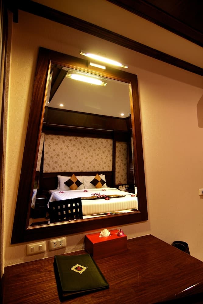 Rayaburi Hotel Patong