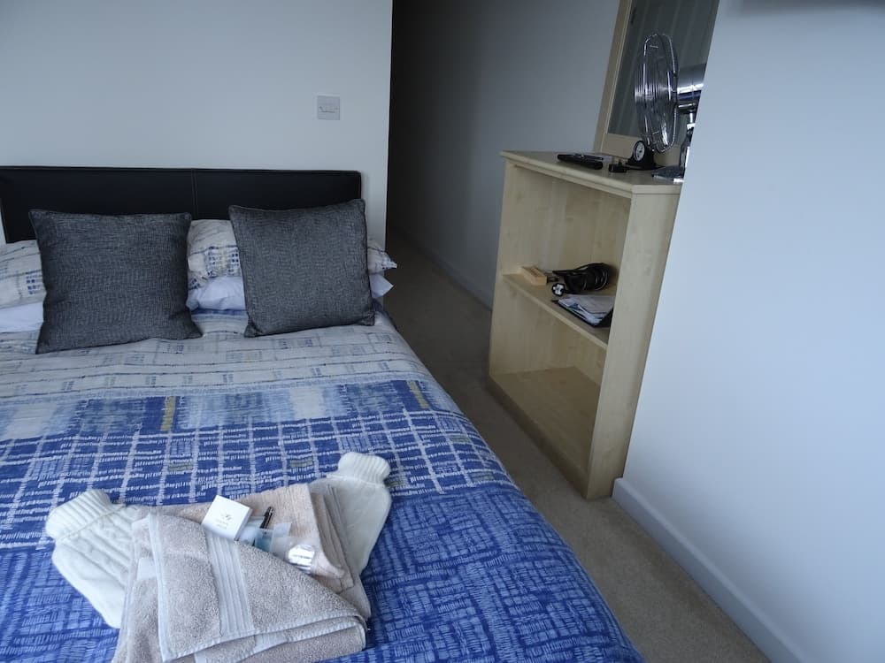 Barnes's Rest Bed & Breakfast & Caravan