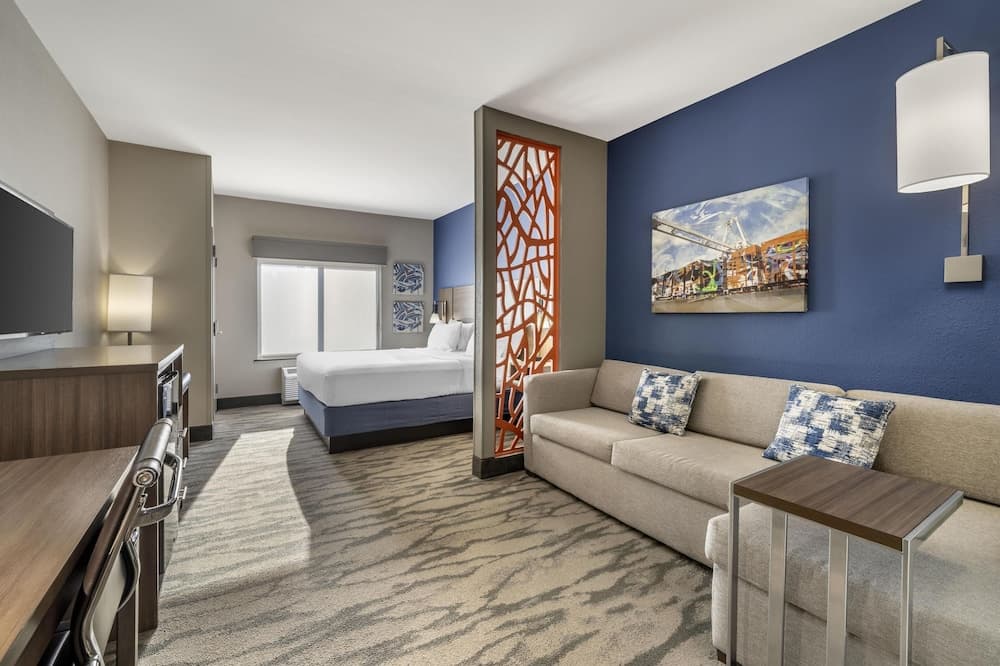 Best Western Plus Castlerock Inn & Suites