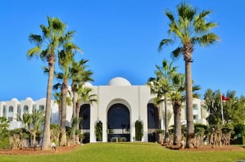 Royal Garden Palace (Families and Couples)