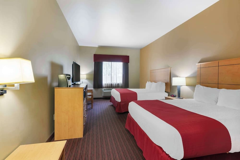 Best Western Golden Prairie Inn & Suites