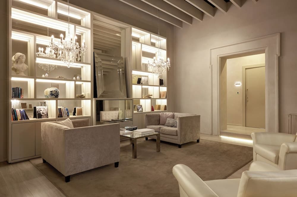 Terrace Pantheon Relais