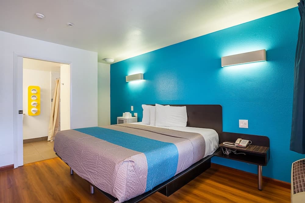 Motel 6 Ventura, CA - Downtown