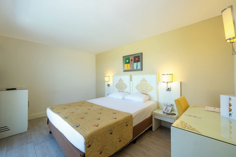 Crystal Admiral Aqua Collection