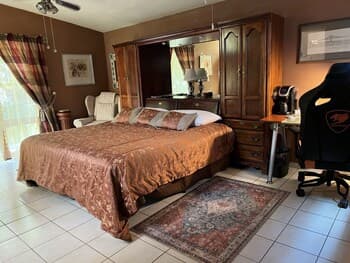 Dickinson Guest House, Expo Center