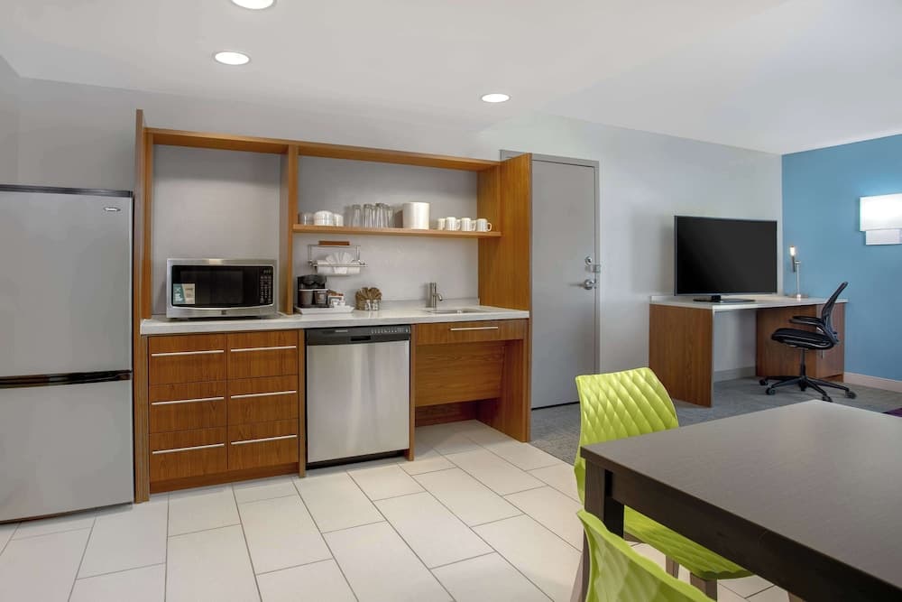 Home2 Suites by Hilton Omaha West, NE