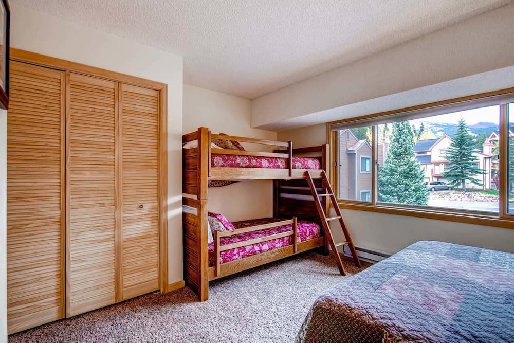 Winterpoint Townhomes by Ski Country Resorts