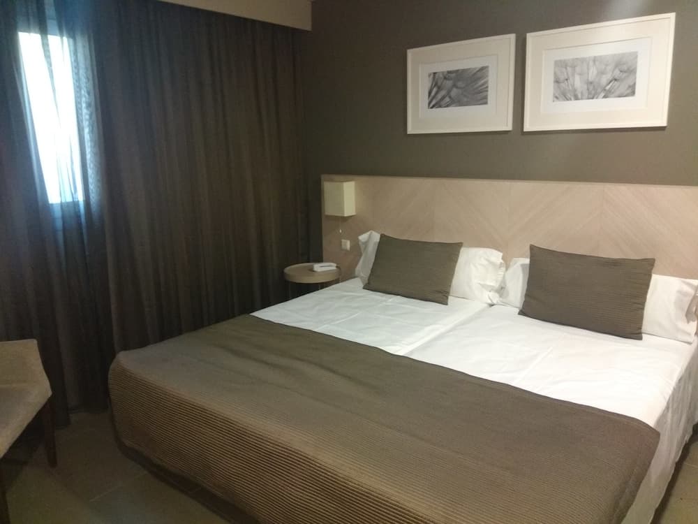 Balneario De Gravalos