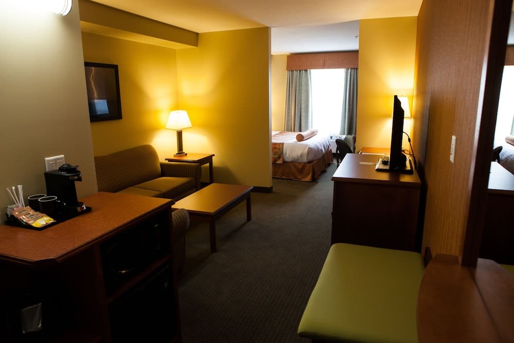 Best Western Plus Service Inn & Suites