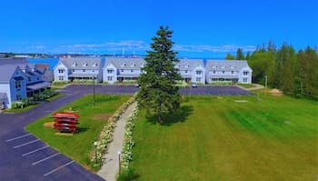 Clearwater Lakeshore Motel