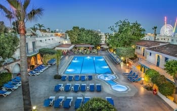 Green Bungalows Hotel Apartments