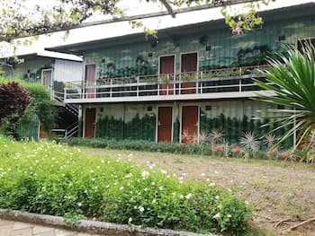 Royal Caravan Hotel Trawas