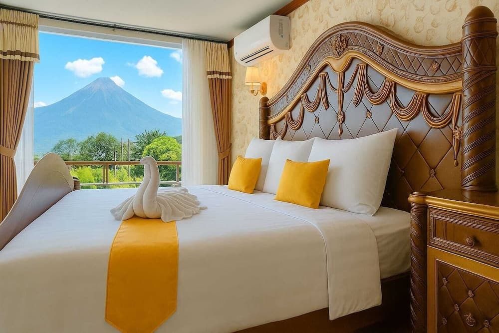 Royal Caravan Hotel Trawas