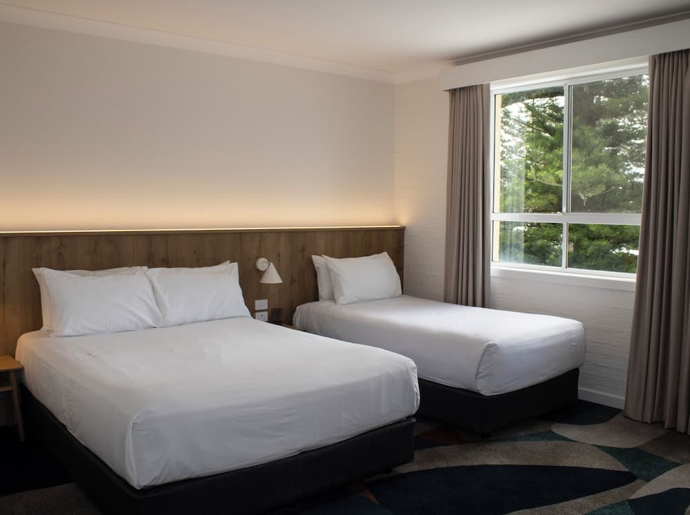 Seabreeze Beach Hotel