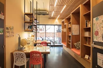 On My Way Taipei Youth Hostel