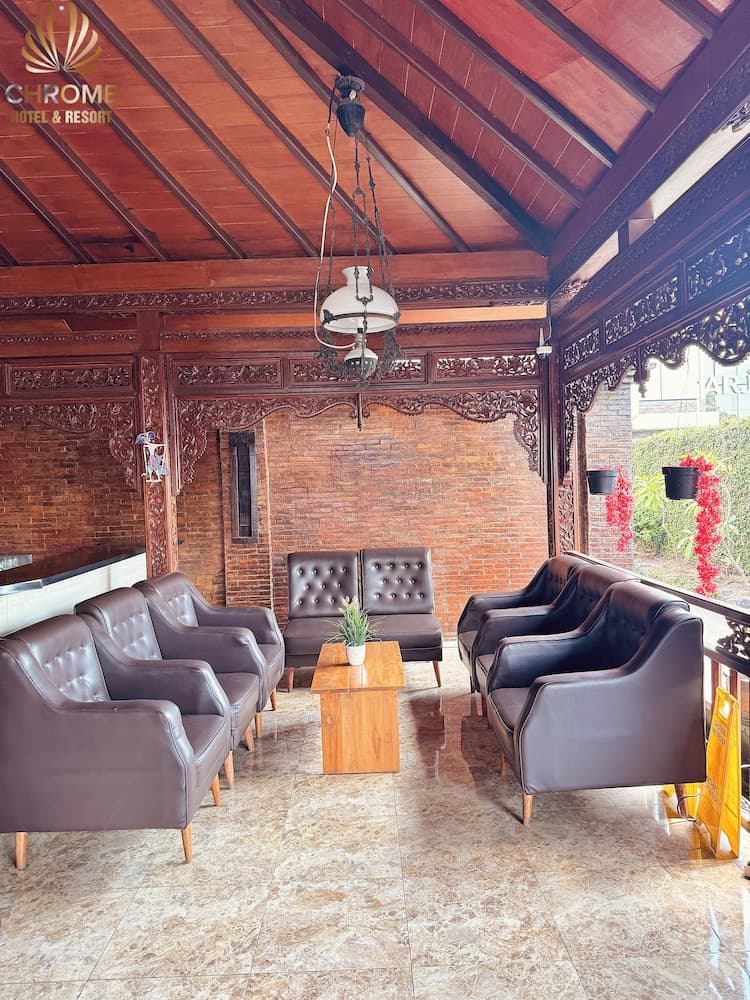 Chrome Hotel & Resort Solo