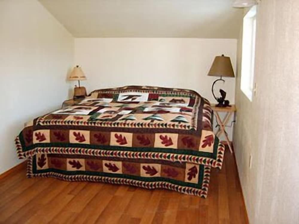 Frenchy's Fishing and Adventure Cabins