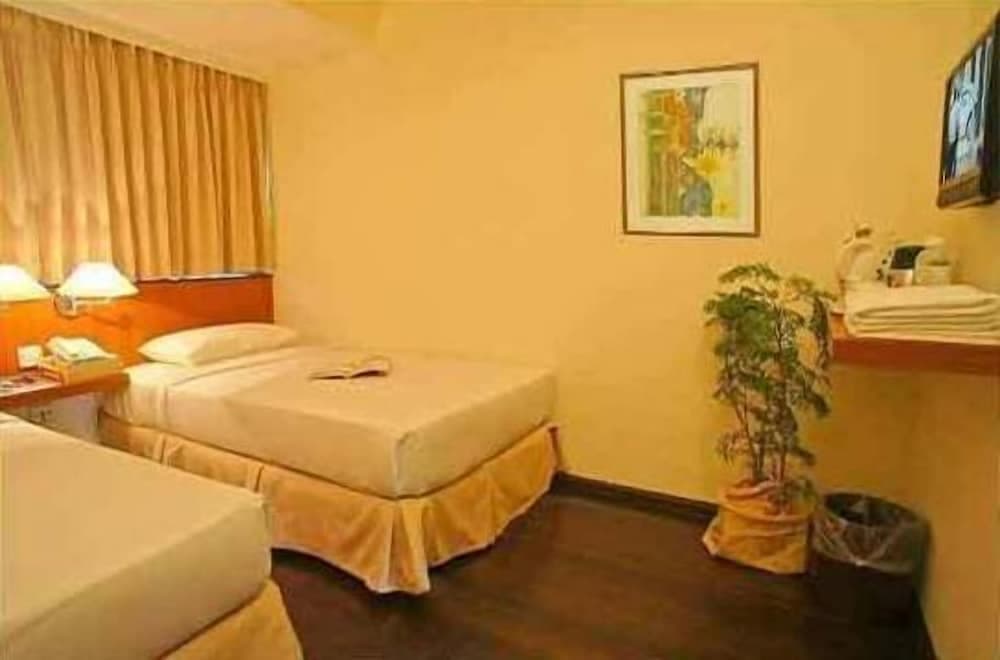 Grand Dormani Rajah Court Hotel