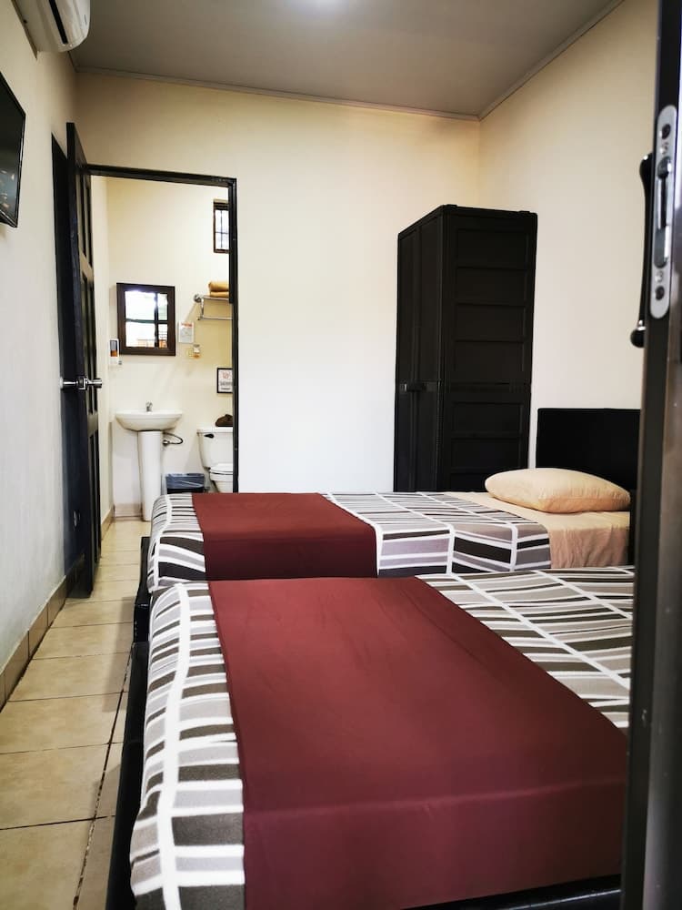 Jaco Lodge Quiet Hotel