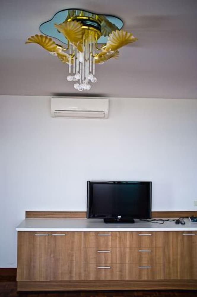 Lake View Condominium Superior