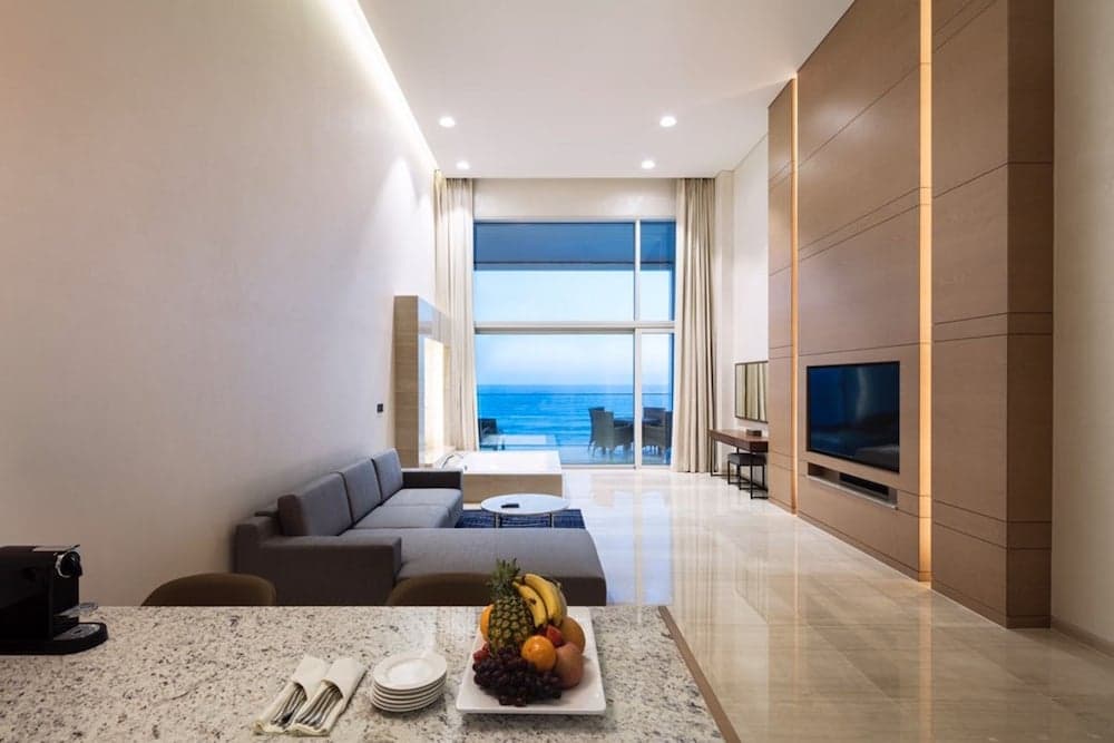 Sun Cruise Resort and Yacht