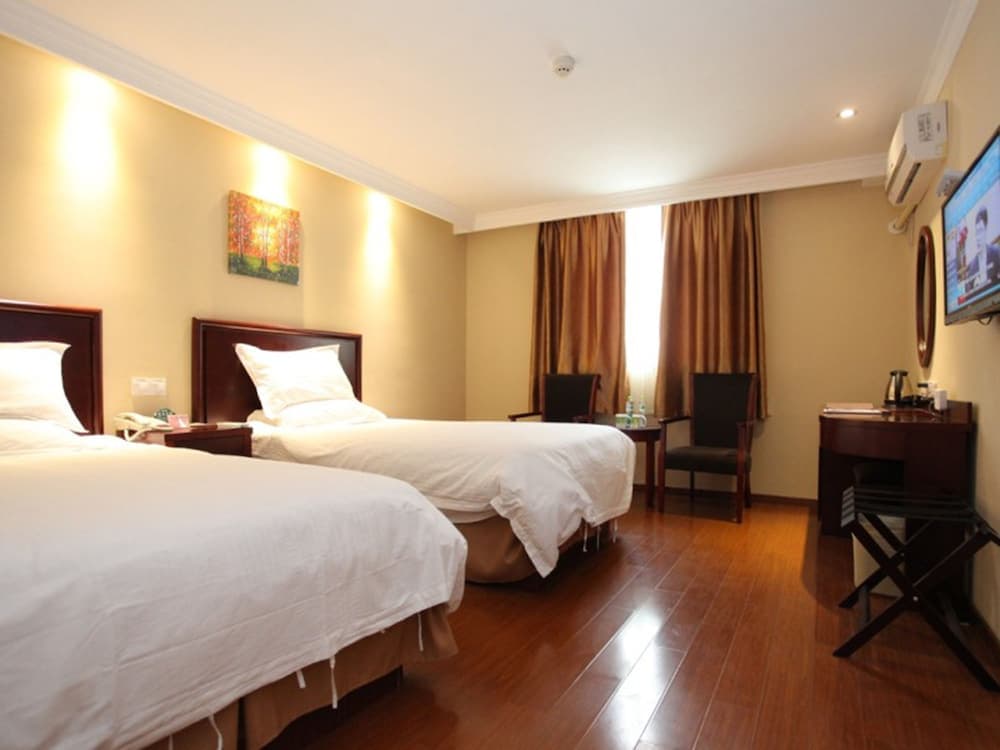 GreenTree Inn Zhenjiang Gaotie Wanda Square Express Hotel