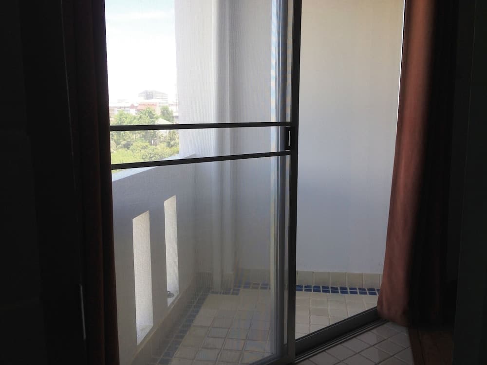 Yanadin Serviced Apartment