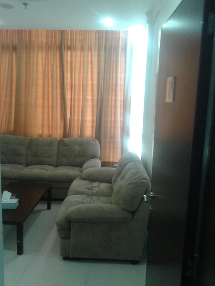 Al Muhanna Plaza Hotel