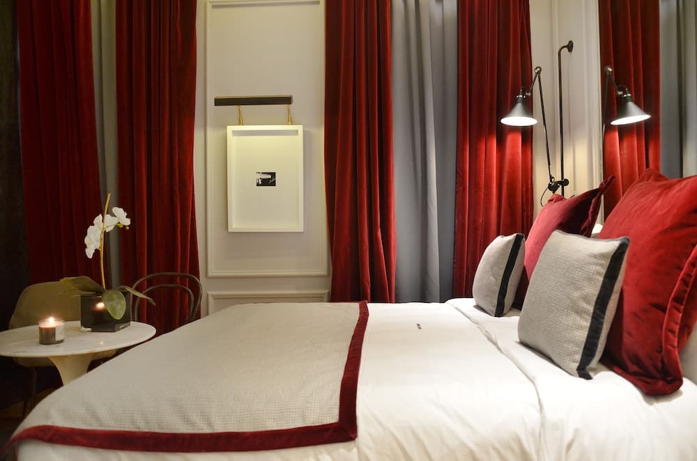 Browns Central Hotel