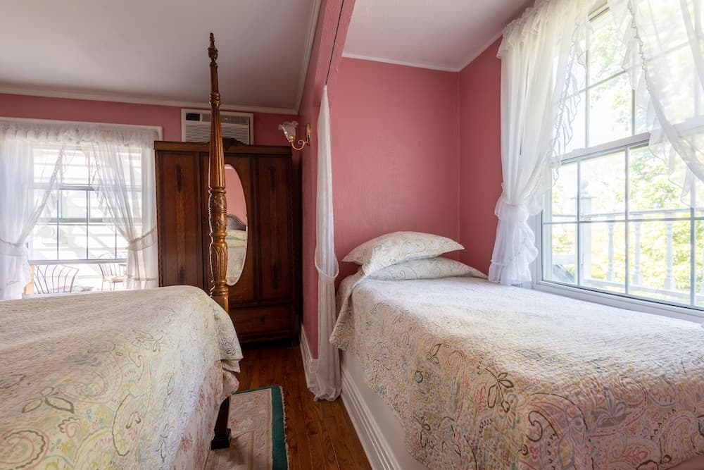 Chestnut Inn Bed and Breakfast