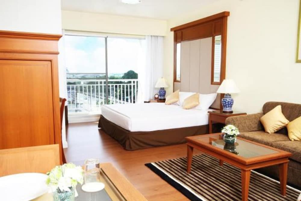 Kameo Grand Rayong Hotel & Serviced Apartments