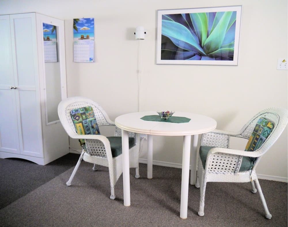 1 Of A Kind Sculpture B&B