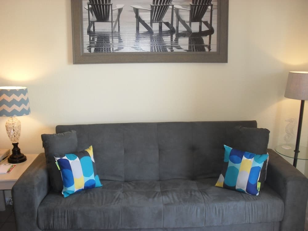 The Victorian Condo by AB Sea