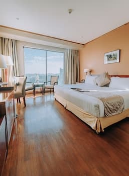 The Peninsula Chittagong